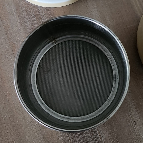 ☕ “The Treachery of Images” Coffee & Tea Mug Set – René Magritte, Rare, Art - Picture 9 of 16